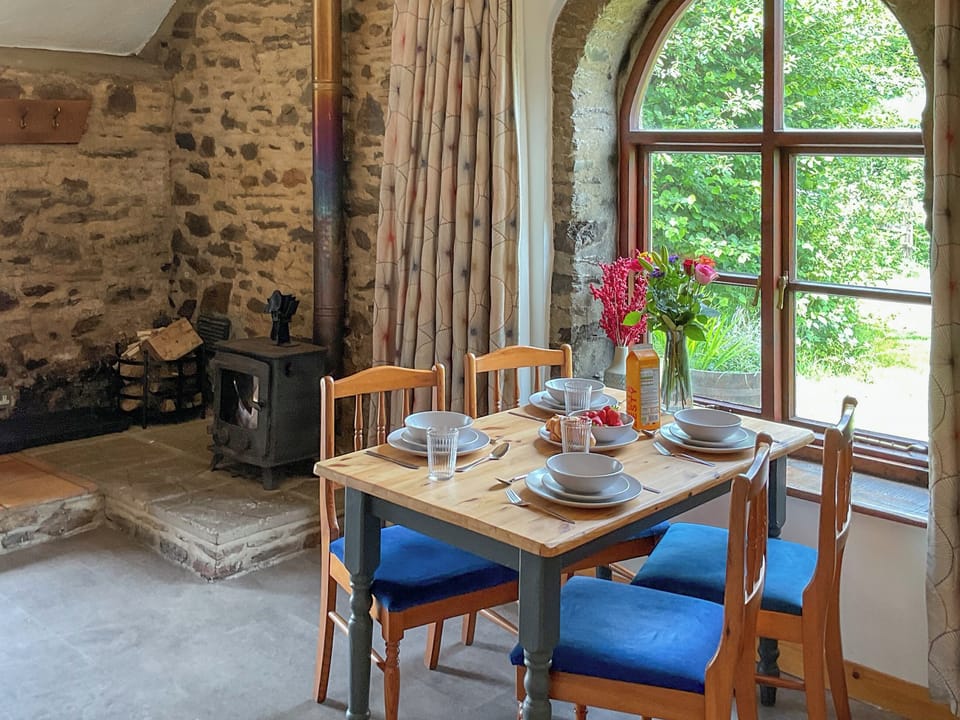 Living room/dining room | Smiddy - West Hollowcombe Farm, Dulverton