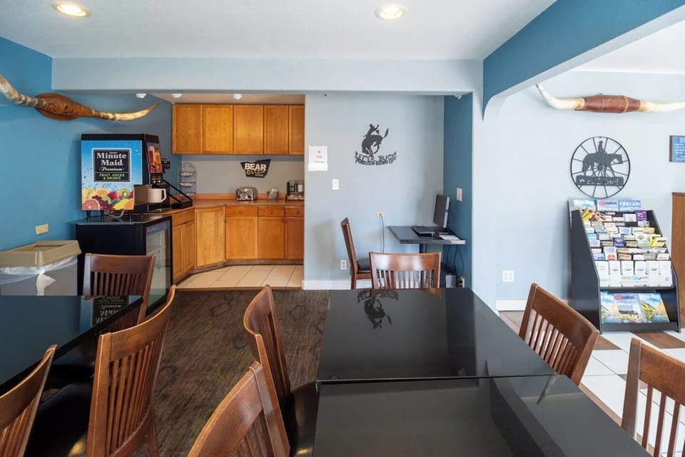 Entrance / Reception