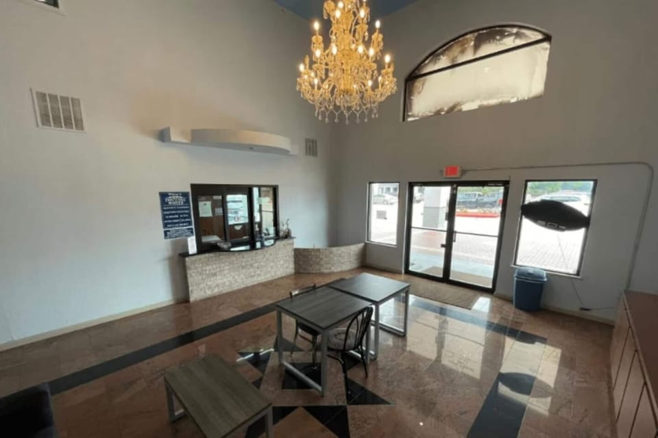 Entrance / Reception