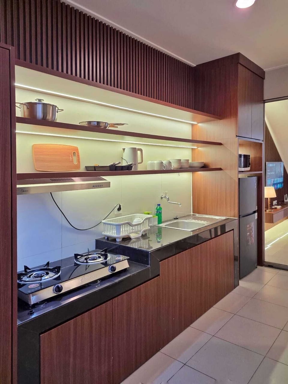 Apartment, 2 Bedrooms, Non Smoking | Private kitchen | Fridge, microwave, stovetop, cookware/dishes/utensils