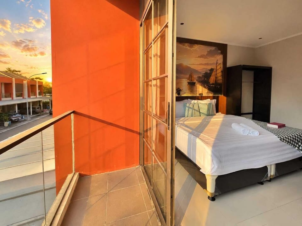 Apartment, 2 Bedrooms, Non Smoking | Desk, iron/ironing board, WiFi (free), bed sheets