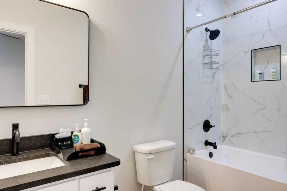 Full Bathroom | 2nd Floor