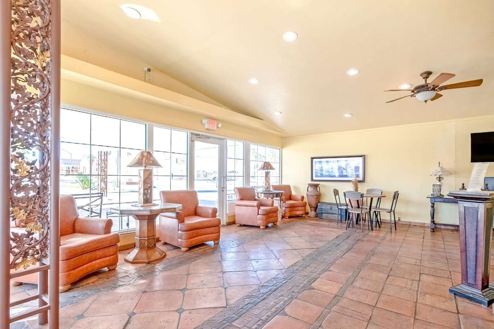 Entrance / Reception