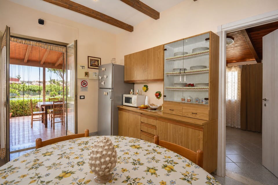 Autumn, Kitchen, Spring, Summer