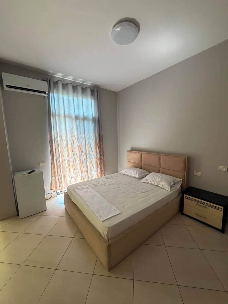 Triple Room | WiFi (free), individually furnished, bed sheets