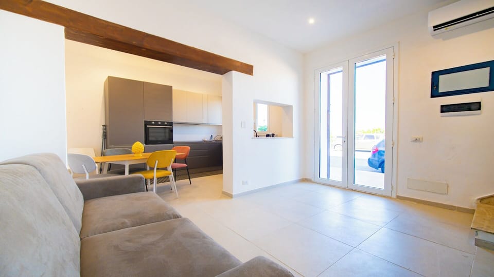 Basic Apartment, Balcony, Sea View | Living area
