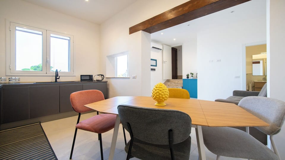 Basic Apartment, Balcony, Sea View | Dining