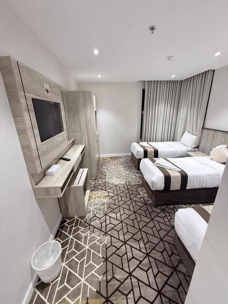 Deluxe Triple Room | Premium bedding, minibar, laptop workspace, WiFi (free)