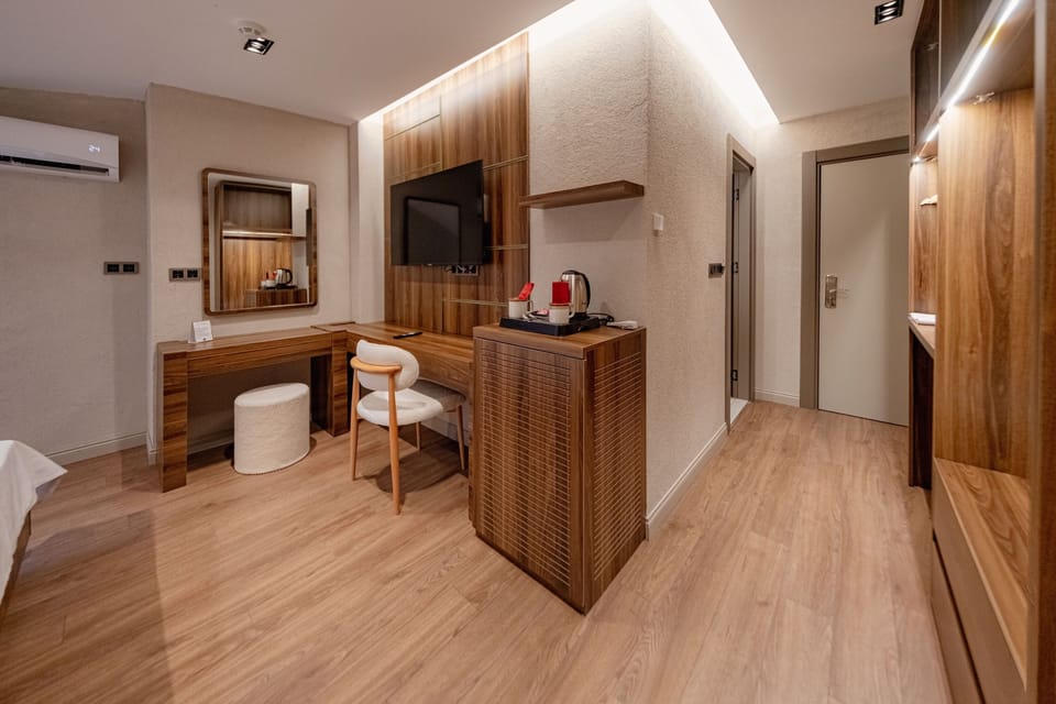 Comfort Quadruple Room, Non Smoking | Interior