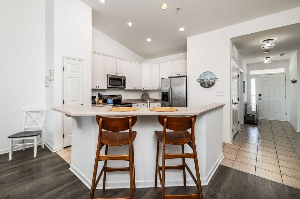Sunset Island 39 Fountain Drive West unit 5E Kitchen Area