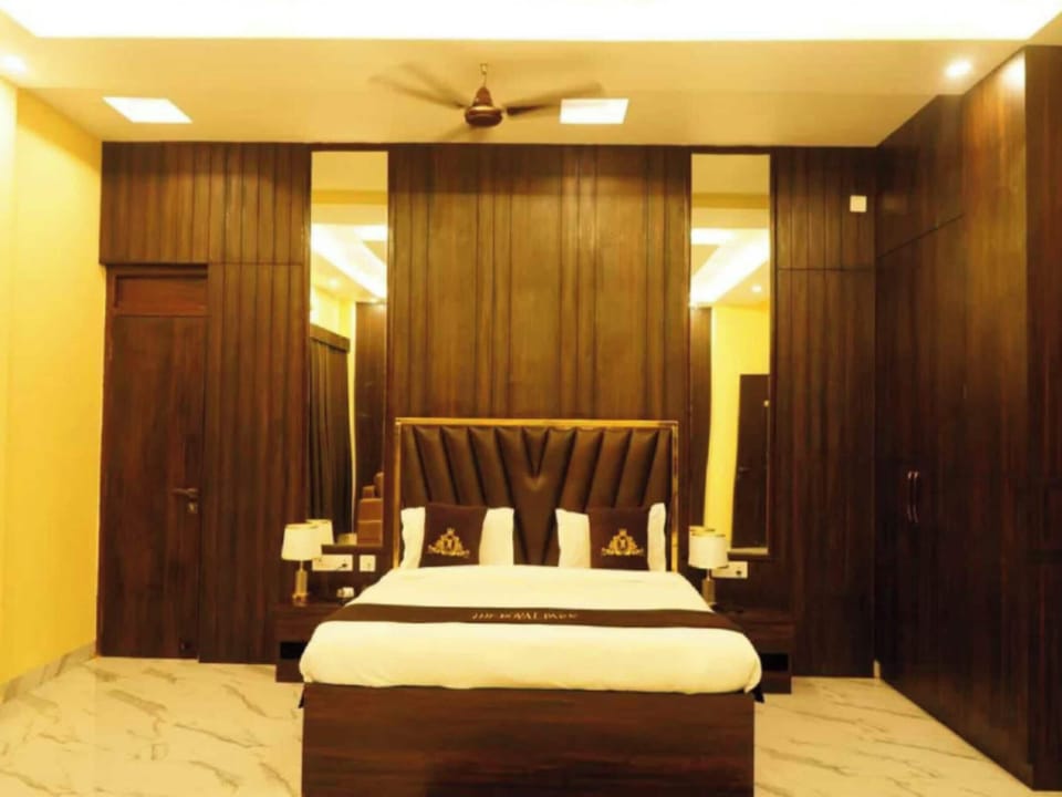 Signature Double Room, City View | Desk, WiFi (free)