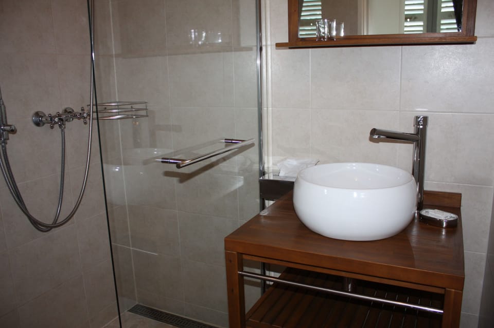 Family Quadruple Room, Hill View | Bathroom | Free toiletries, hair dryer, towels