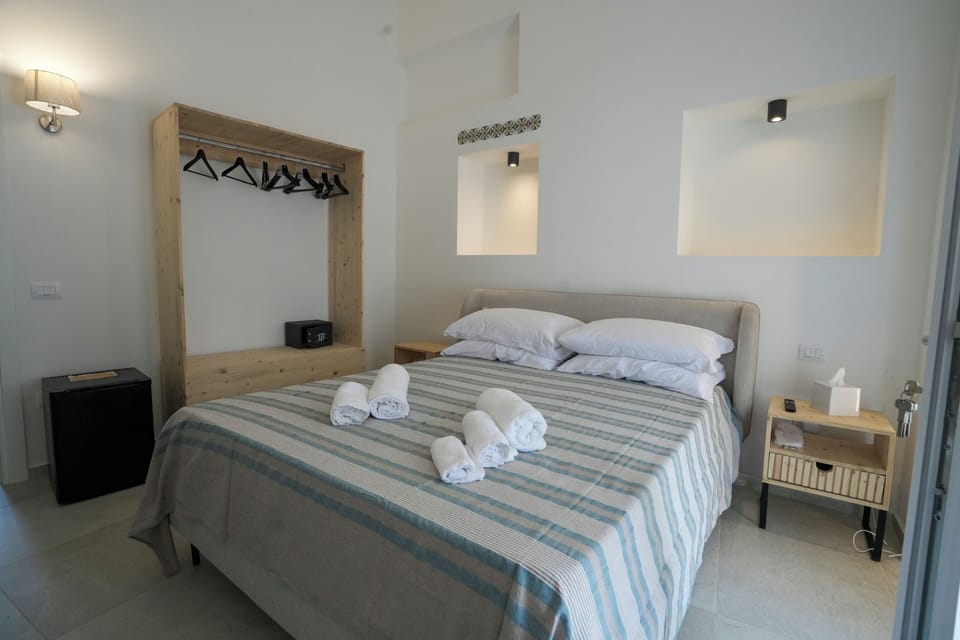 Classic Double Room | Iron/ironing board, WiFi (free)