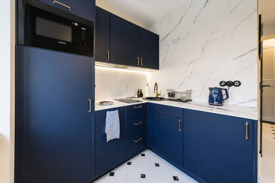 Studio for 4 Persons Near Old Town | Book Now with RENTUJEMY.COM