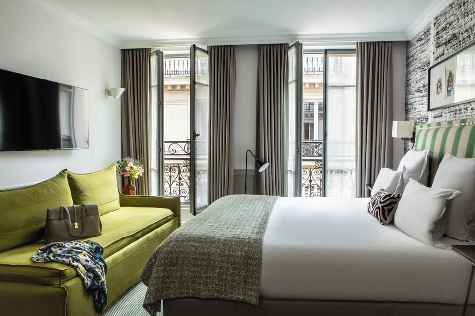 Club Room | Premium bedding, in-room safe, desk, blackout drapes