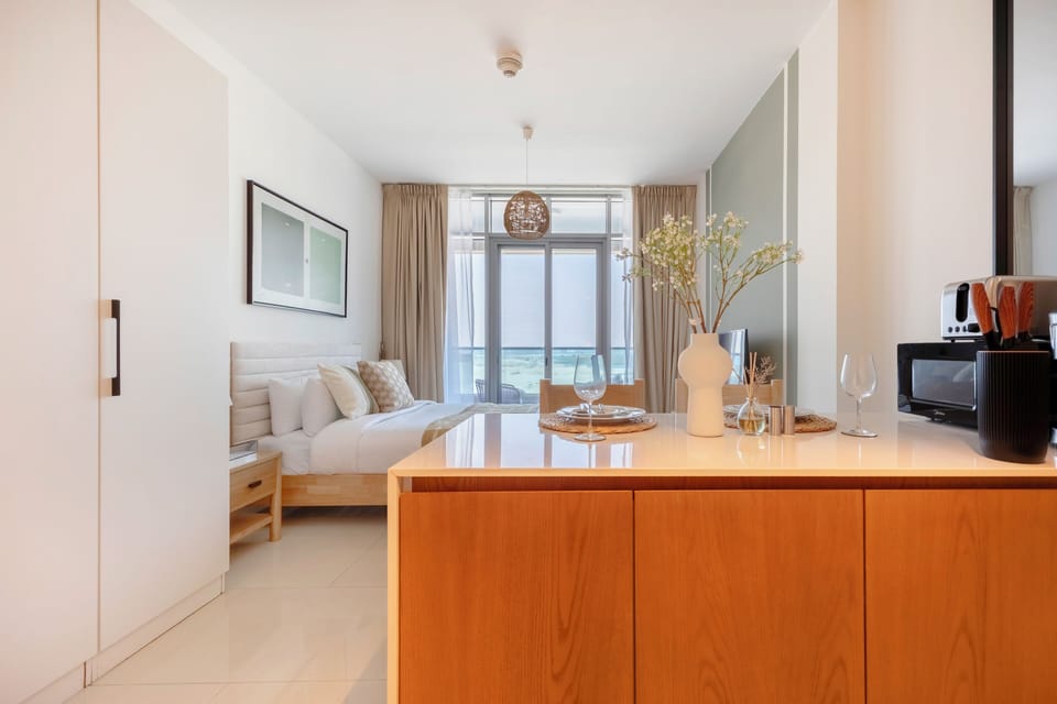 Apartment, Balcony | Living area