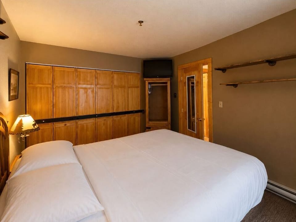 Crested Butte Vacation Rental, Emmons #327 - Crested Butte Vacation Rental, Emmons #327
