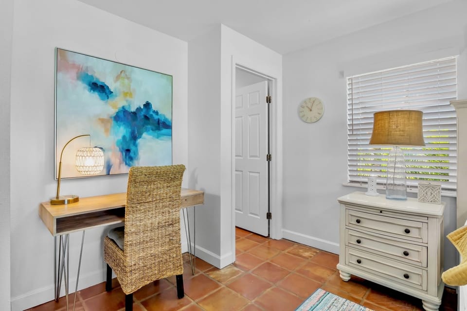 Primary Bedroom, Workspace