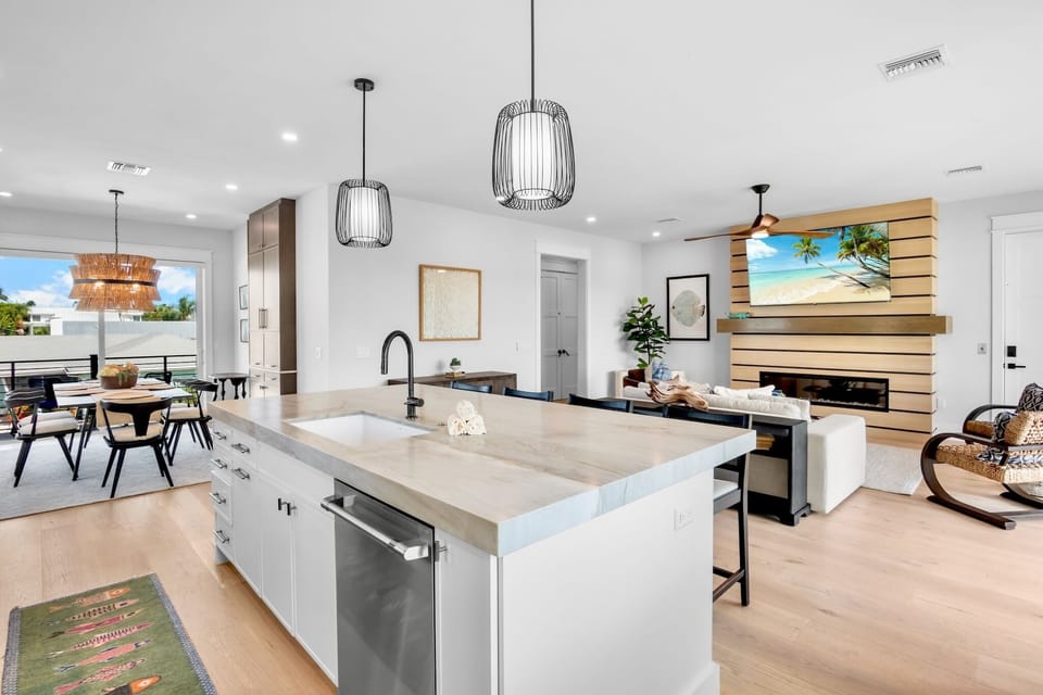 Open-Concept Kitchen, Living and Dining