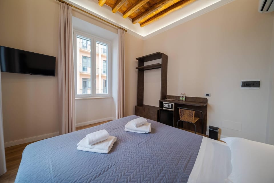 Deluxe Double or Twin Room | Frette Italian sheets, premium bedding, down comforters