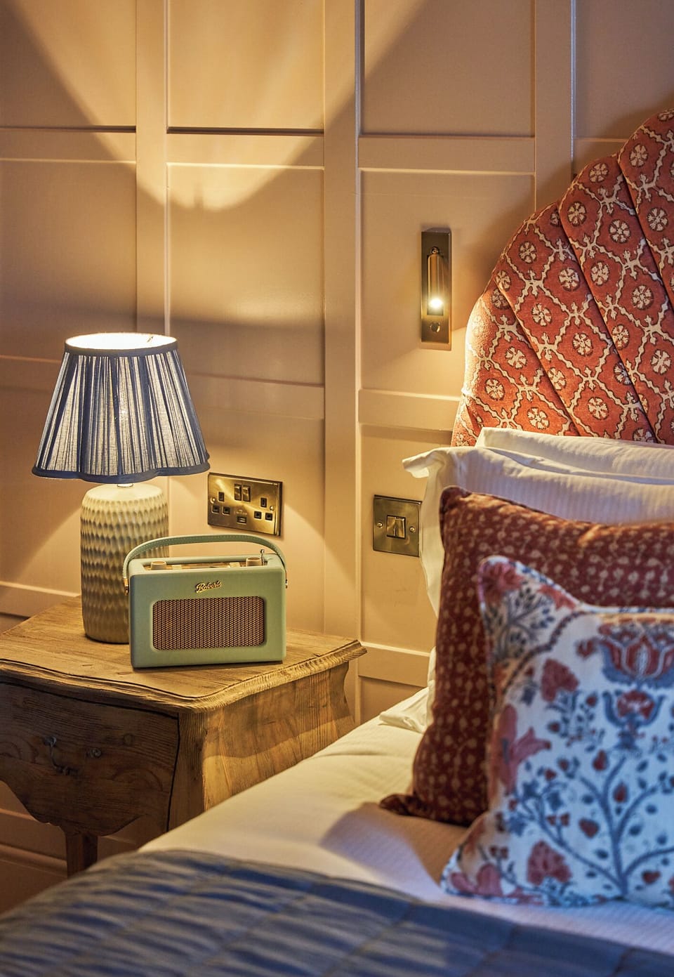 Fancy | In-room safe, desk, iron/ironing board, WiFi (free)