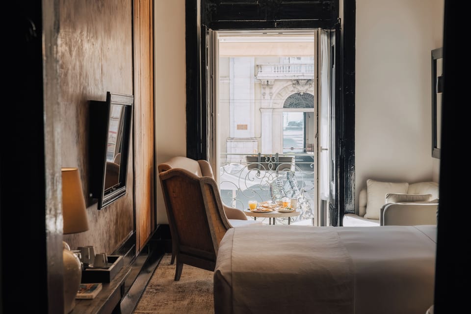 Deluxe Suite (Square View) | Premium bedding, in-room safe, individually decorated