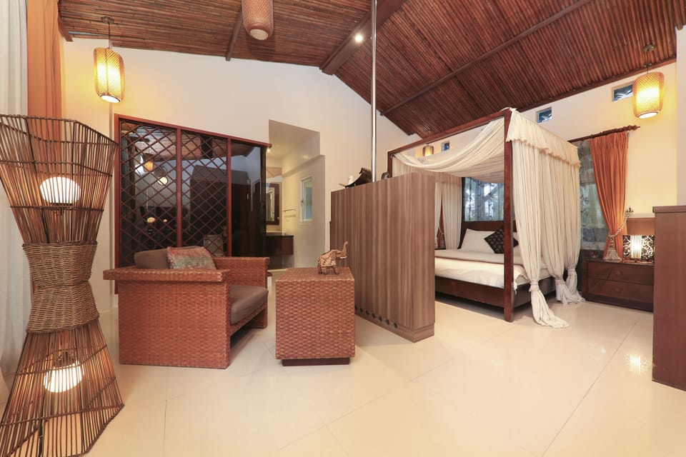 Romantic House, 1 Double Bed, Non Smoking, Jetted Tub | Premium bedding, down comforters, individually decorated