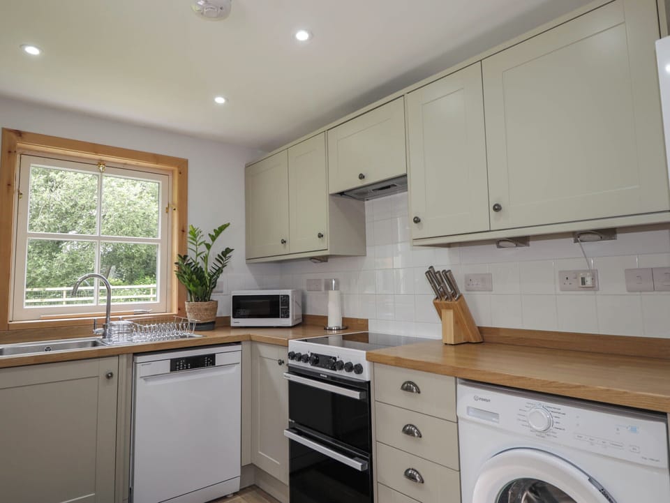 Dishwasher, cookware/dishes/utensils