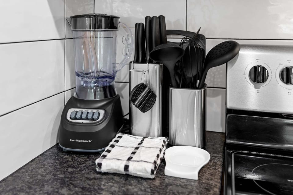 House, 1 King Bed, Garden View (Millan Enterprises (423 N 1st St)) | Coffee and/or coffee maker
