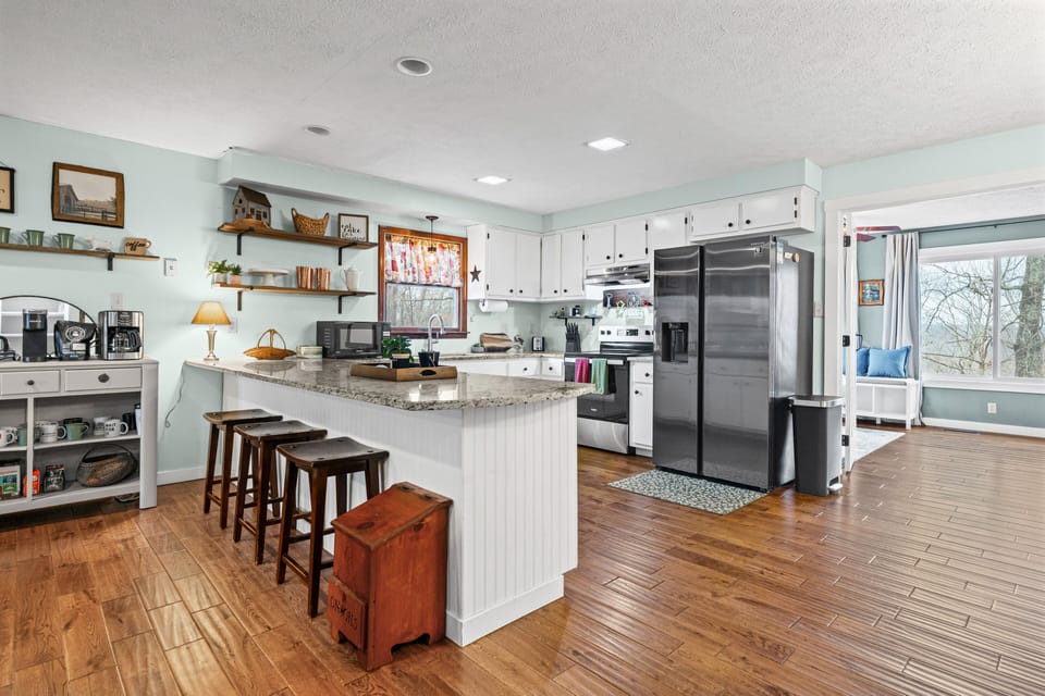 House, Multiple Beds, Garden View (The Horse Haven (1536 Gratton Rd)) | Private kitchen