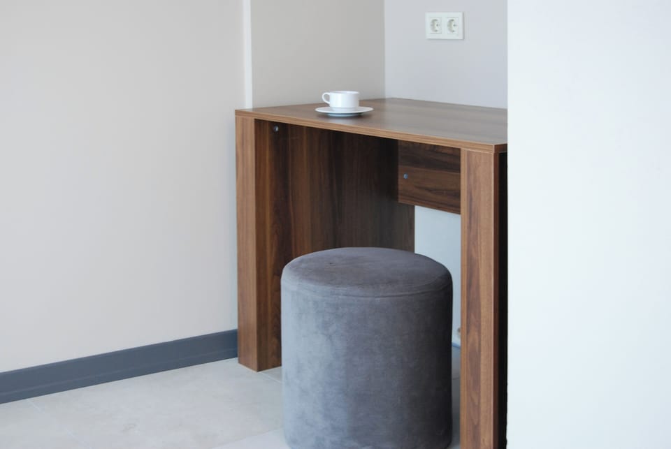 Premium bedding, minibar, in-room safe, soundproofing