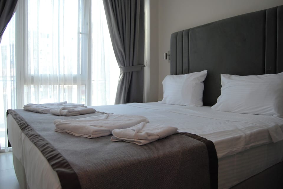 Premium bedding, minibar, in-room safe, soundproofing