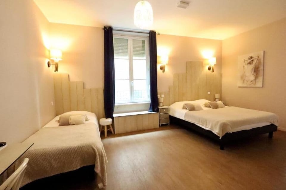 Family Triple Room | Desk, WiFi (free)