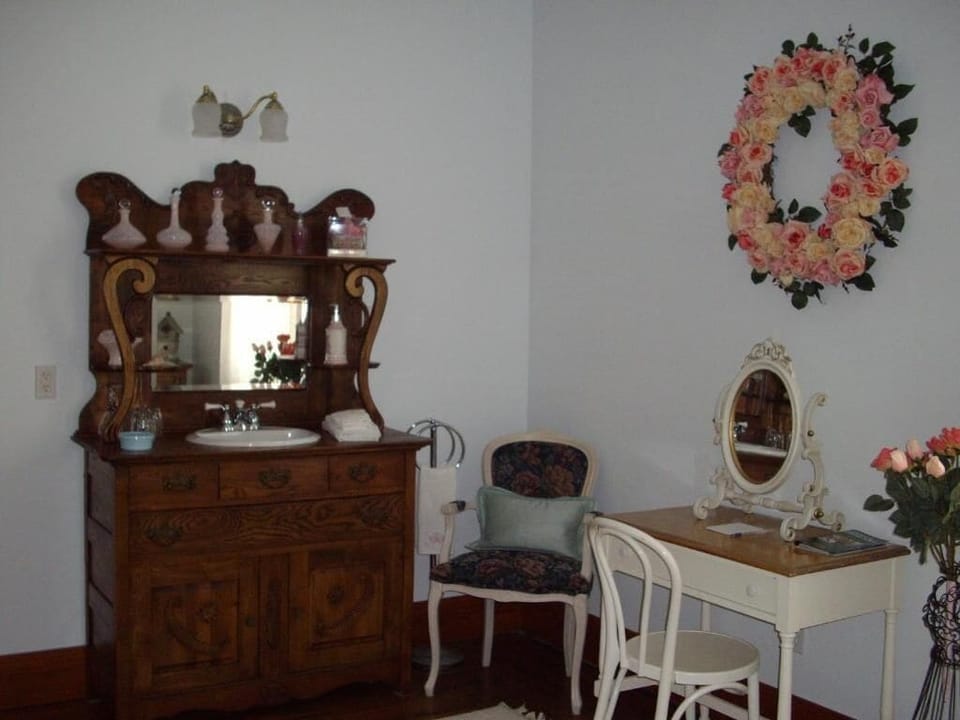 Deluxe Single Room, Garden View | Interior