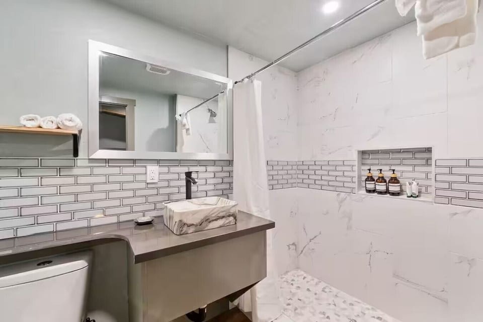 Bathroom Sink, Toilet & Shower