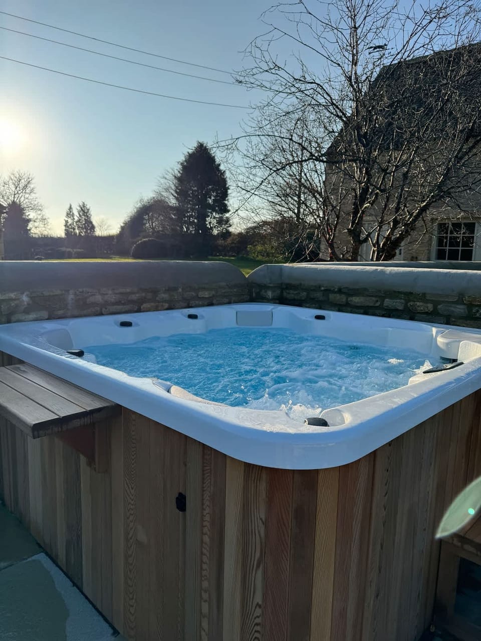 Outdoor spa tub