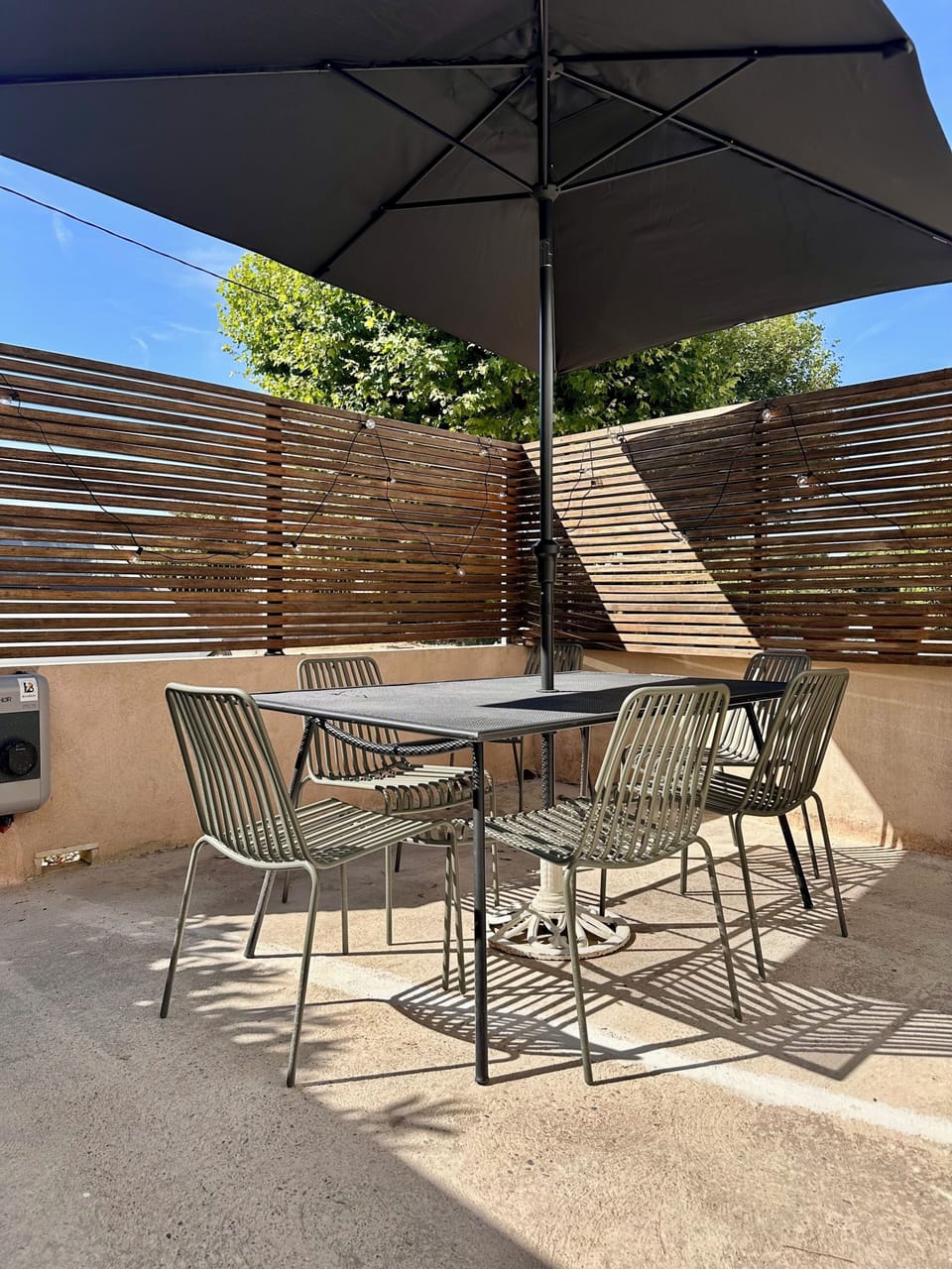Outdoor dining