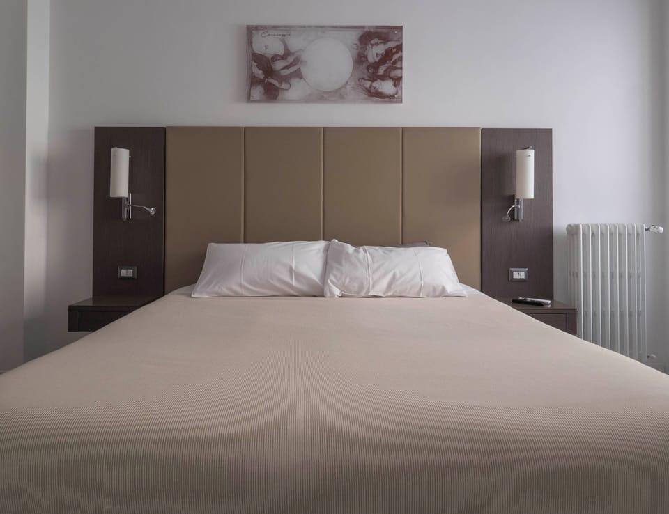 Egyptian cotton sheets, premium bedding, down comforters, in-room safe