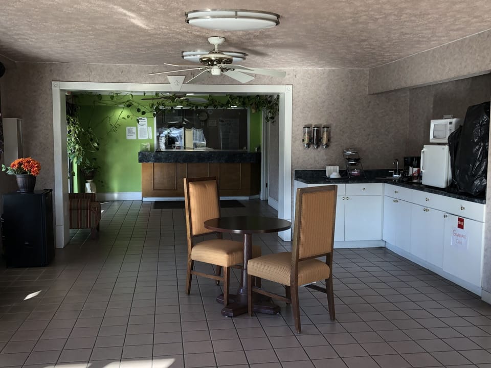 Breakfast area
