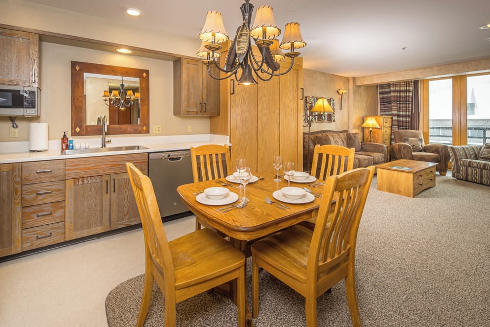Seating for four at the dining room table | Main Level