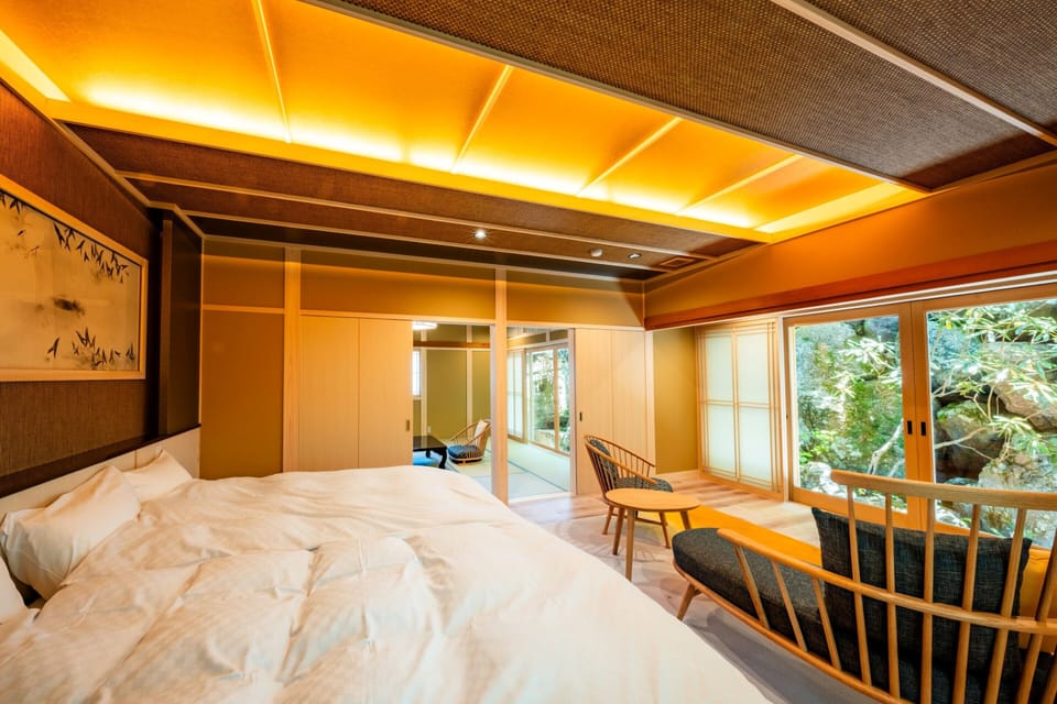 Junior Suite, Non Smoking, Bathtub | In-room safe, WiFi (free), individually decorated