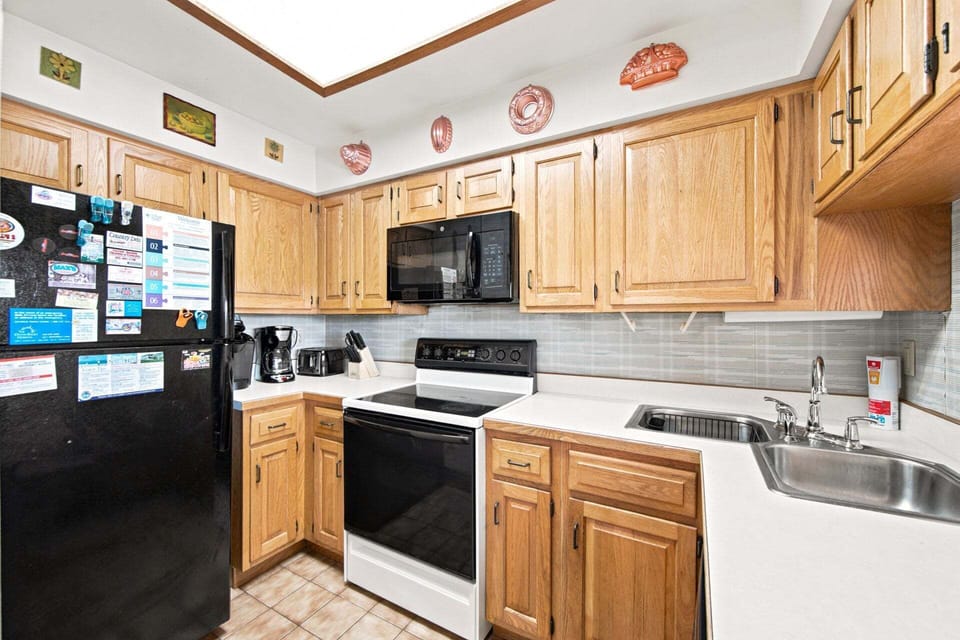 ACF: My Kind of Townhome | Kitchen Area