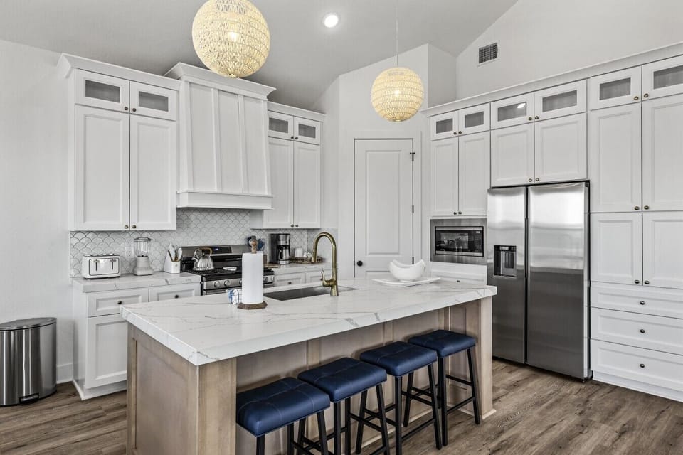 Whip up delicious meals in this stunning kitchen