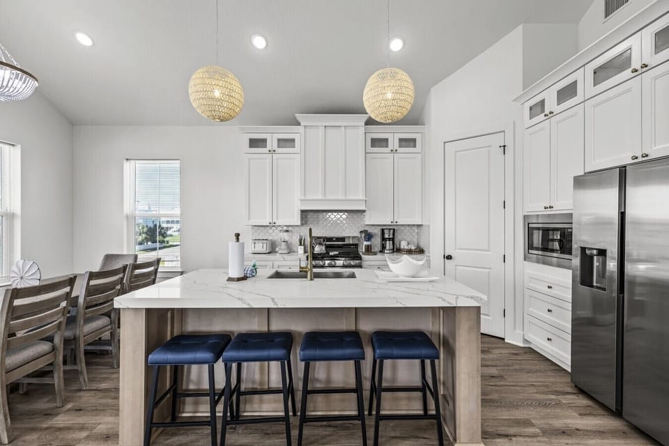 Endless possibilities await in this gorgeous kitchen