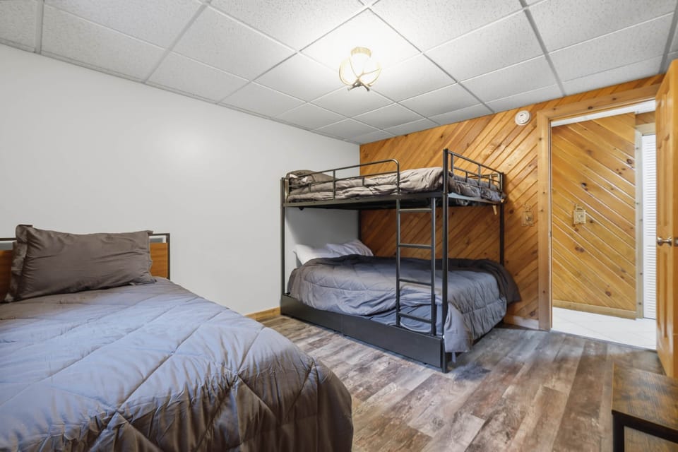 Bedroom 4 with Bunk Beds (two full-sized mattresses) and Single Bed