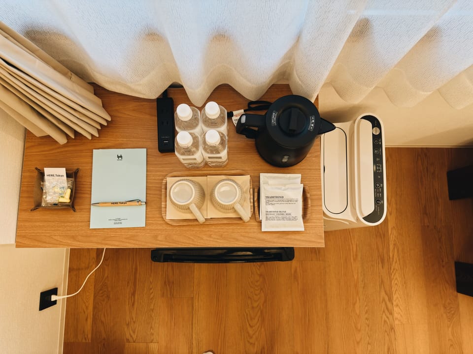Laptop workspace, WiFi (free), bed sheets