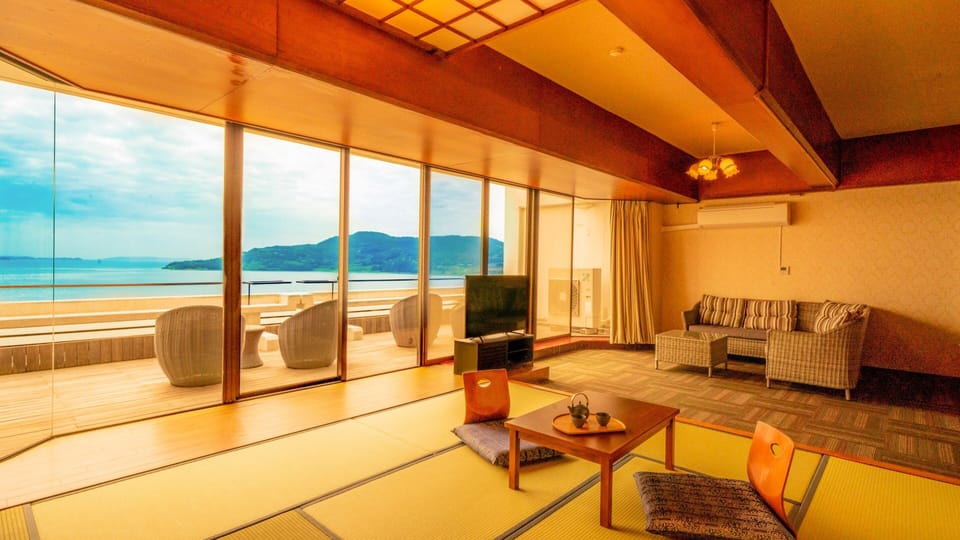 Superior Japanese Western Style Room with Bath, Non-Smoking | In-room safe, desk, WiFi (free), bed sheets