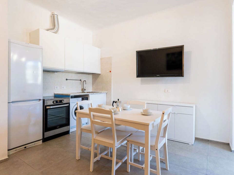 Furniture, Flooring, Interior Design, Floor, Ceiling, Room, Kitchen & Dining Room Table, Lighting, Table, Kitchen