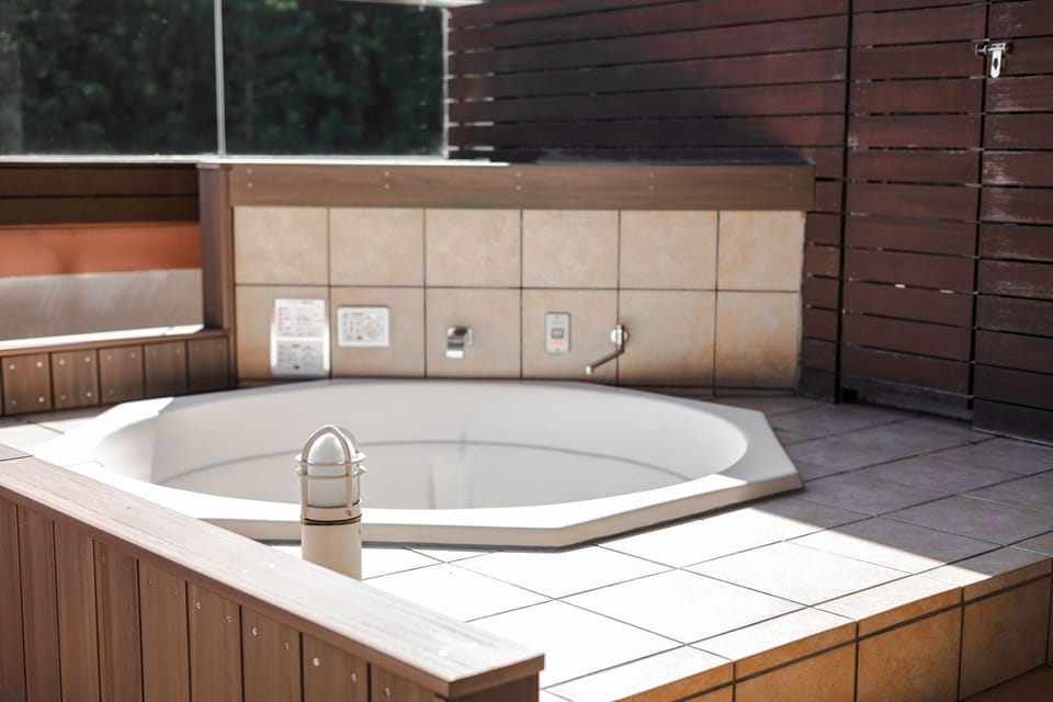Grand Suite, Balcony, Golf View | Bathroom | Separate tub and shower, hair dryer, towels, soap