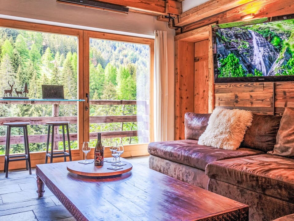 Wood, Chair, Hardwood, Wood Stain, Winter, Log Cabin, Lumber, Living Room, Larch, Plank